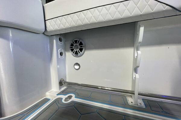 25ft Stingray Yacht For Sale