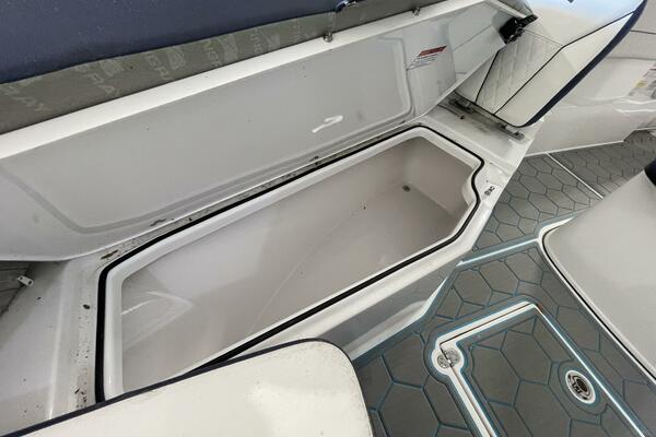 25ft Stingray Yacht For Sale