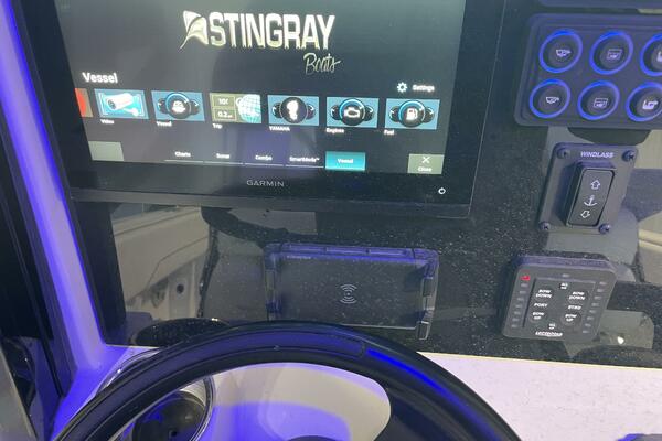 25ft Stingray Yacht For Sale