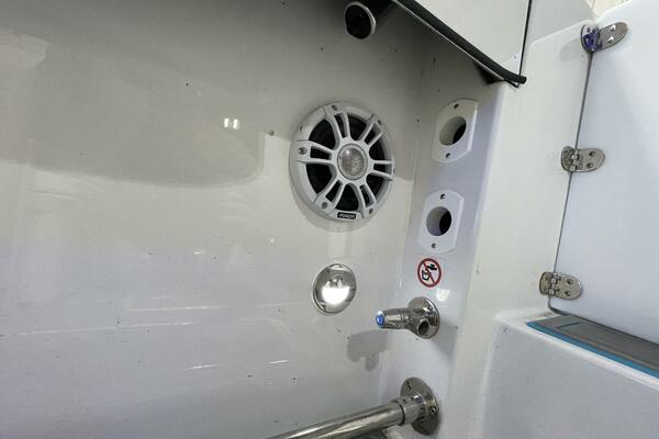 25ft Stingray Yacht For Sale