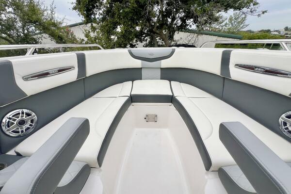 26ft Chaparral Yacht For Sale