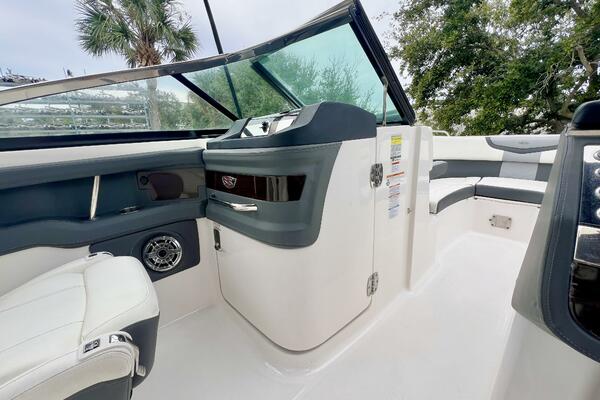 26ft Chaparral Yacht For Sale