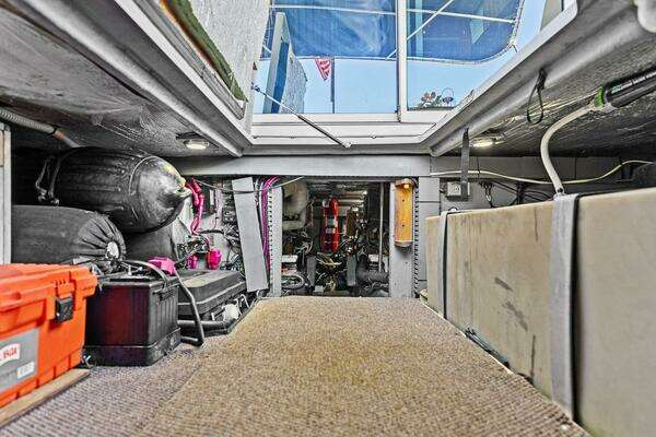 Sea Ray 480 Sedan Bridge Yacht For Sale