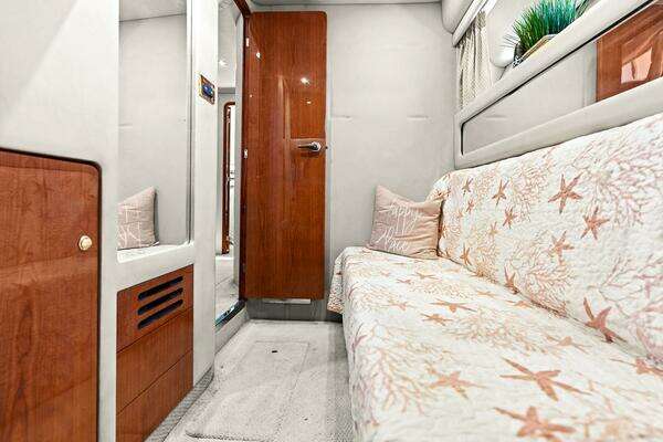 Sea Ray 480 Sedan Bridge Yacht For Sale