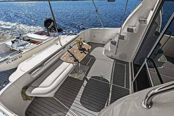 Sea Ray 480 Sedan Bridge Yacht For Sale