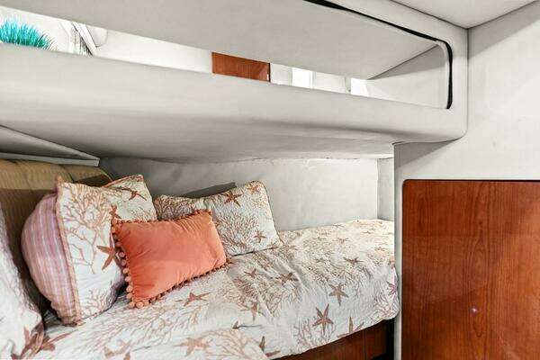 Sea Ray 480 Sedan Bridge Yacht For Sale