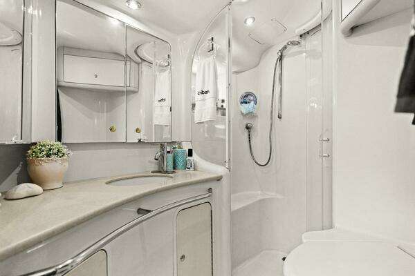 Sea Ray 480 Sedan Bridge Yacht For Sale