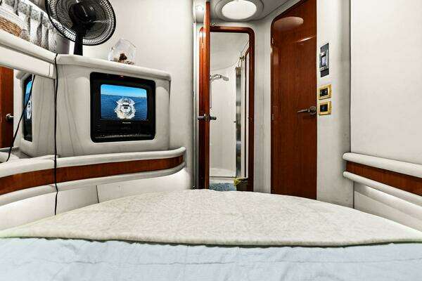 Sea Ray 480 Sedan Bridge Yacht For Sale