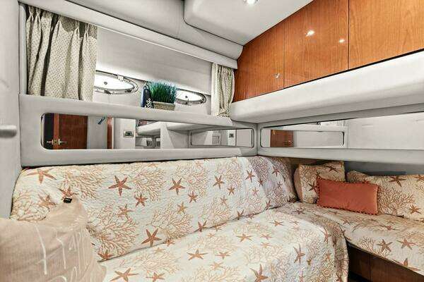 Sea Ray 480 Sedan Bridge Yacht For Sale