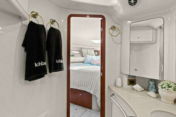 Sea Ray 480 Sedan Bridge Yacht For Sale