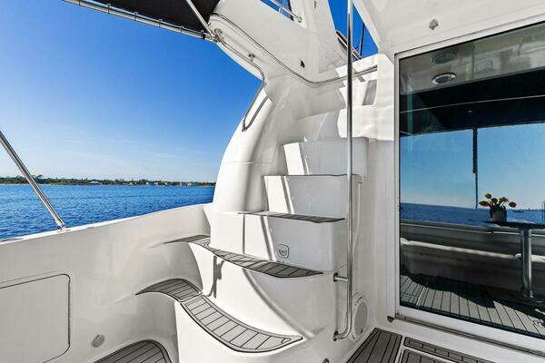 Sea Ray 480 Sedan Bridge Yacht For Sale