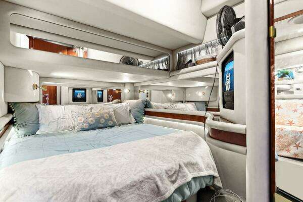 Sea Ray 480 Sedan Bridge Yacht For Sale