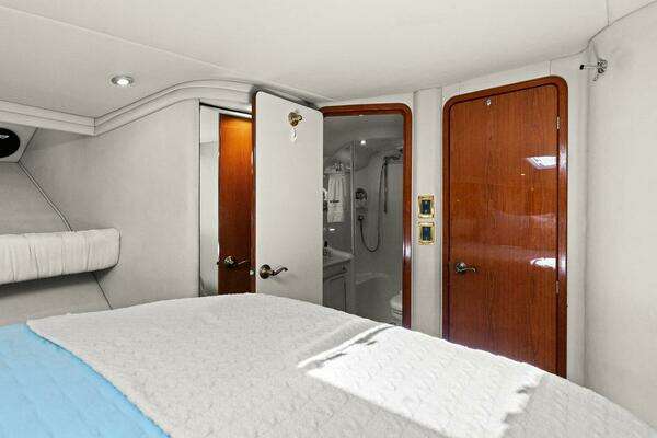 Sea Ray 480 Sedan Bridge Yacht For Sale