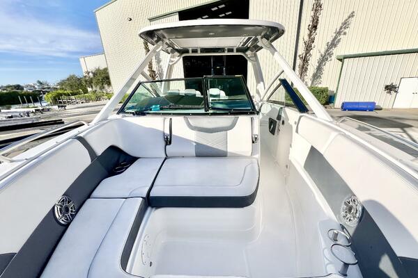 28ft Chaparral Yacht For Sale