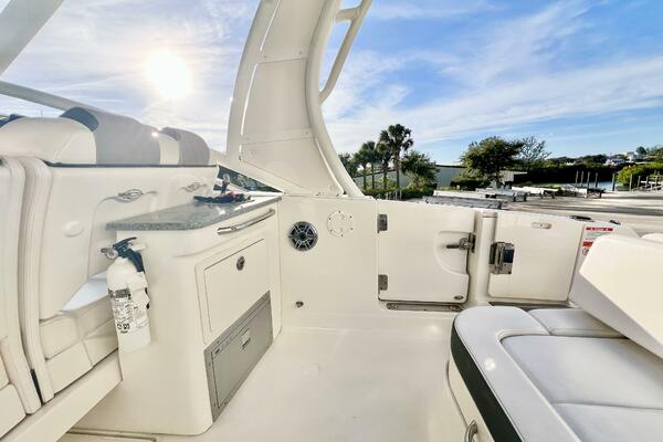 28ft Chaparral Yacht For Sale