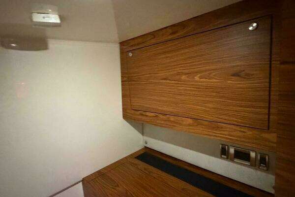 Boston Whaler 405 Conquest Yacht For Sale