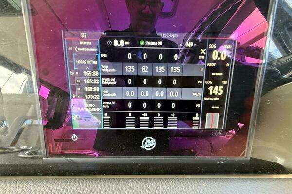 Boston Whaler 405 Conquest Yacht For Sale