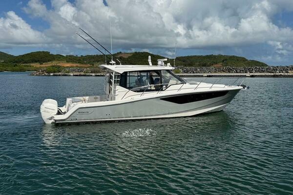 LA GRISSELLE 41ft Boston Whaler Yacht For Sale
