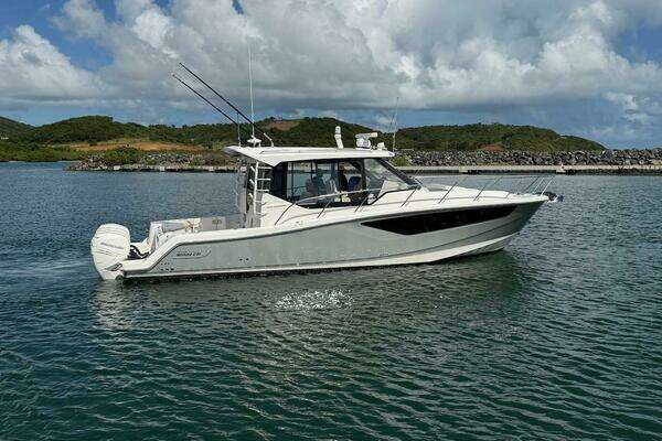 2021 Boston Whaler 41