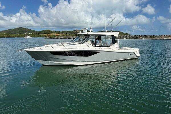 Boston Whaler 405 Conquest Yacht For Sale
