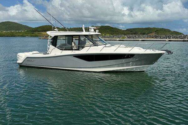 Boston Whaler 405 Conquest Yacht For Sale