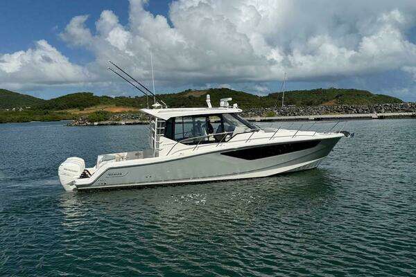 2021 Boston Whaler 41