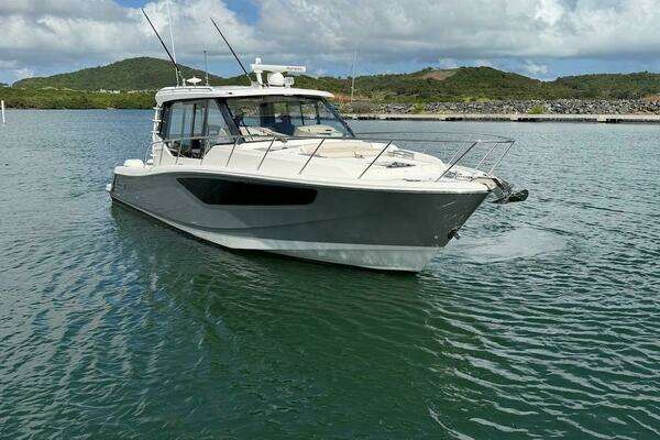 Boston Whaler 405 Conquest Yacht For Sale