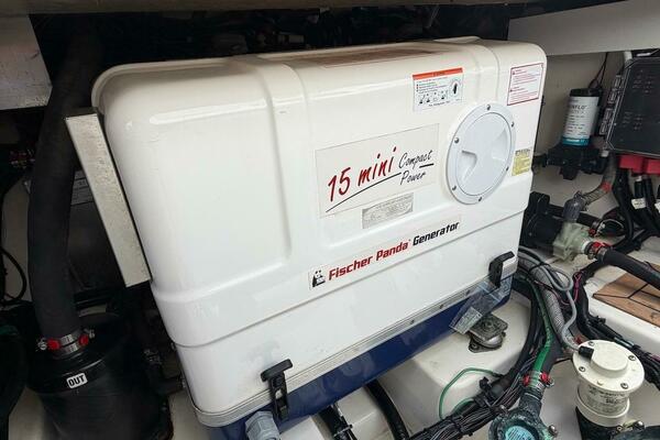 LA GRISSELLE 41ft Boston Whaler Yacht For Sale