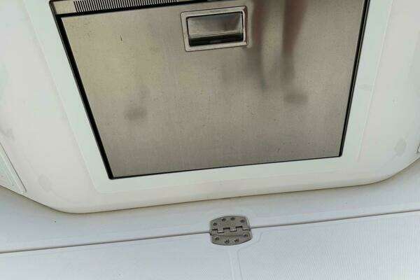 Boston Whaler 405 Conquest Yacht For Sale