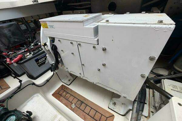 Boston Whaler 405 Conquest Yacht For Sale