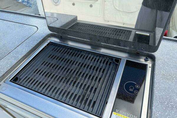 Boston Whaler 405 Conquest Yacht For Sale