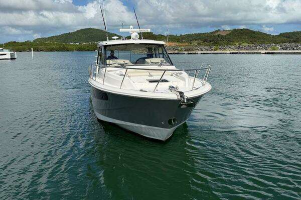 Boston Whaler 405 Conquest Yacht For Sale