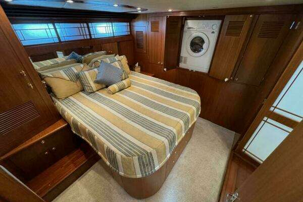 2007 Jefferson 52