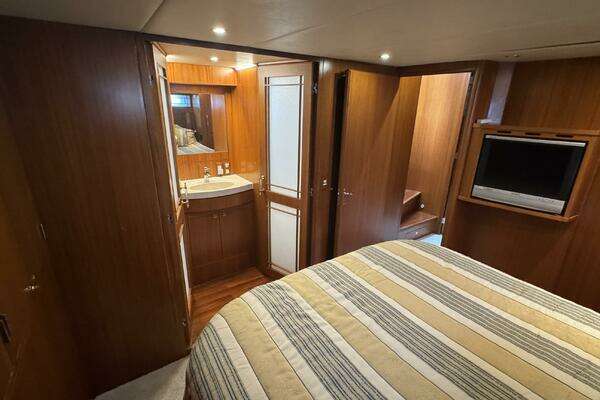2007 Jefferson 52