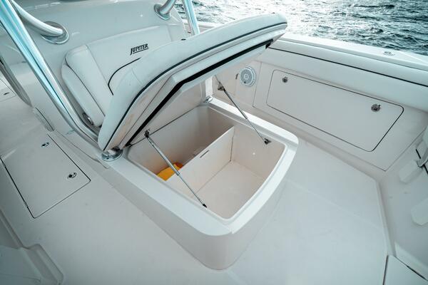 34ft Jupiter Yacht For Sale