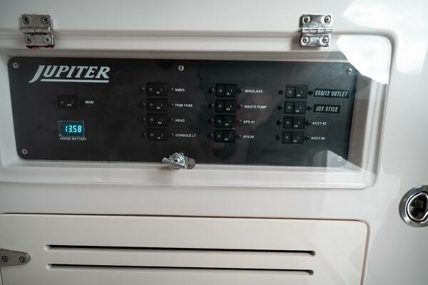 34ft Jupiter Yacht For Sale