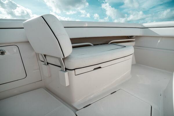 34ft Jupiter Yacht For Sale