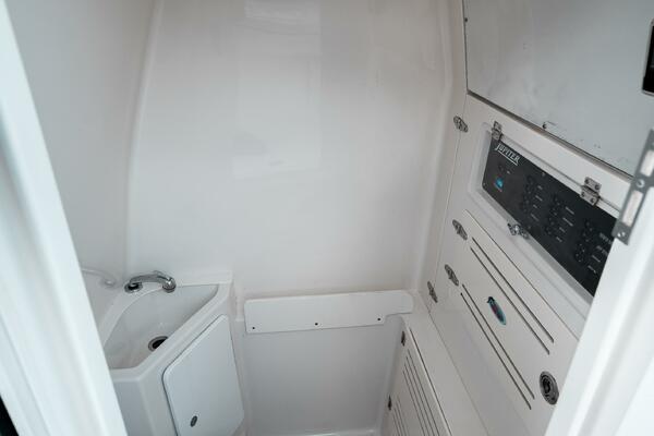 34ft Jupiter Yacht For Sale