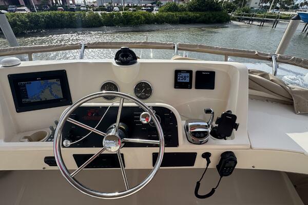 Side Trip 34ft Mainship Yacht For Sale