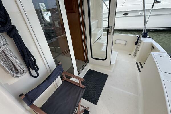 Side Trip 34ft Mainship Yacht For Sale