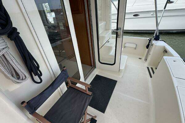 Mainship 34 TRAWLER Yacht For Sale