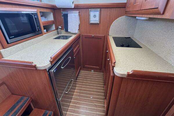 Mainship 34 TRAWLER Yacht For Sale