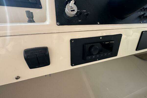 Mainship 34 TRAWLER Yacht For Sale