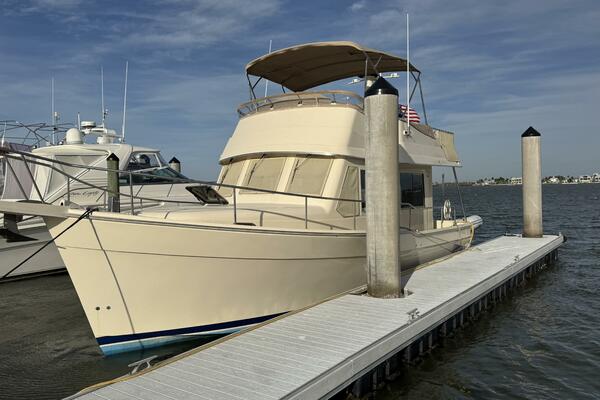 Side Trip 34ft Mainship Yacht For Sale