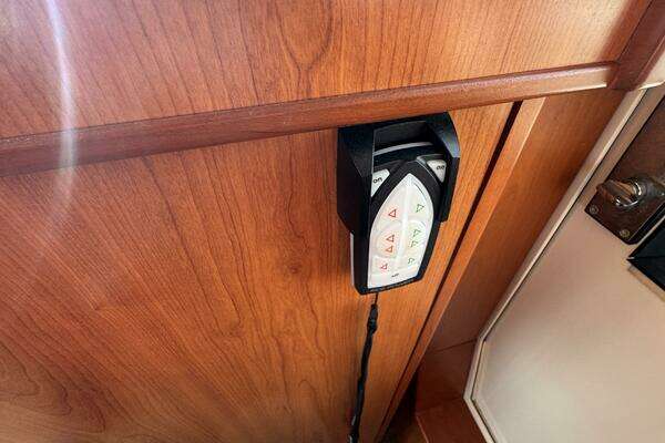 Mainship 34 TRAWLER Yacht For Sale