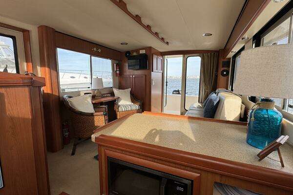 Mainship 34 TRAWLER Yacht For Sale