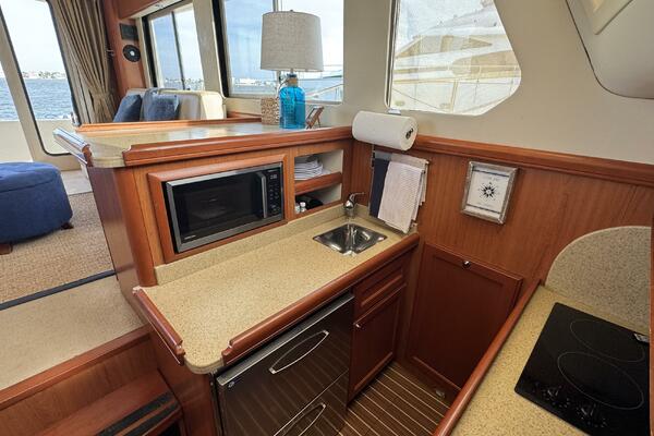 Side Trip 34ft Mainship Yacht For Sale