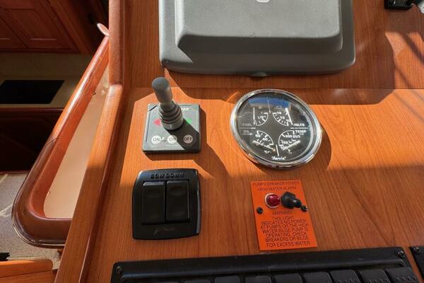 Side Trip 34ft Mainship Yacht For Sale