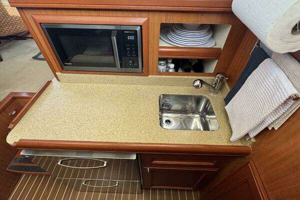 Mainship 34 TRAWLER Yacht For Sale