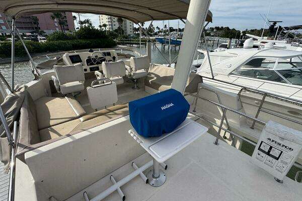 Mainship 34 TRAWLER Yacht For Sale